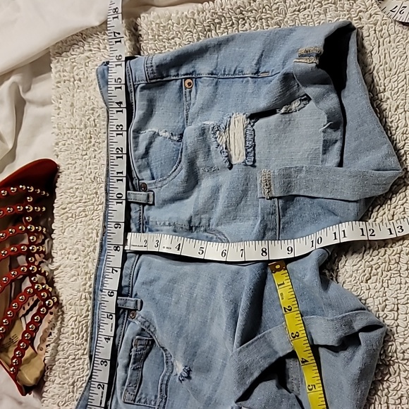 LIGHT BLUE DISTRESSED AERO DENIM SHORTS SIZE 10 - Picture 8 of 8